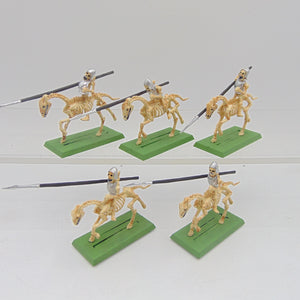 Hetairoi on X: Undead chariot conversion. Horses and Crew: Skull