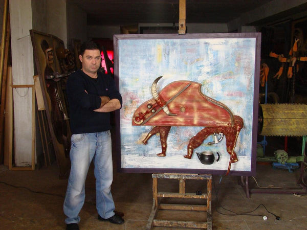 George Abramidze in his studio