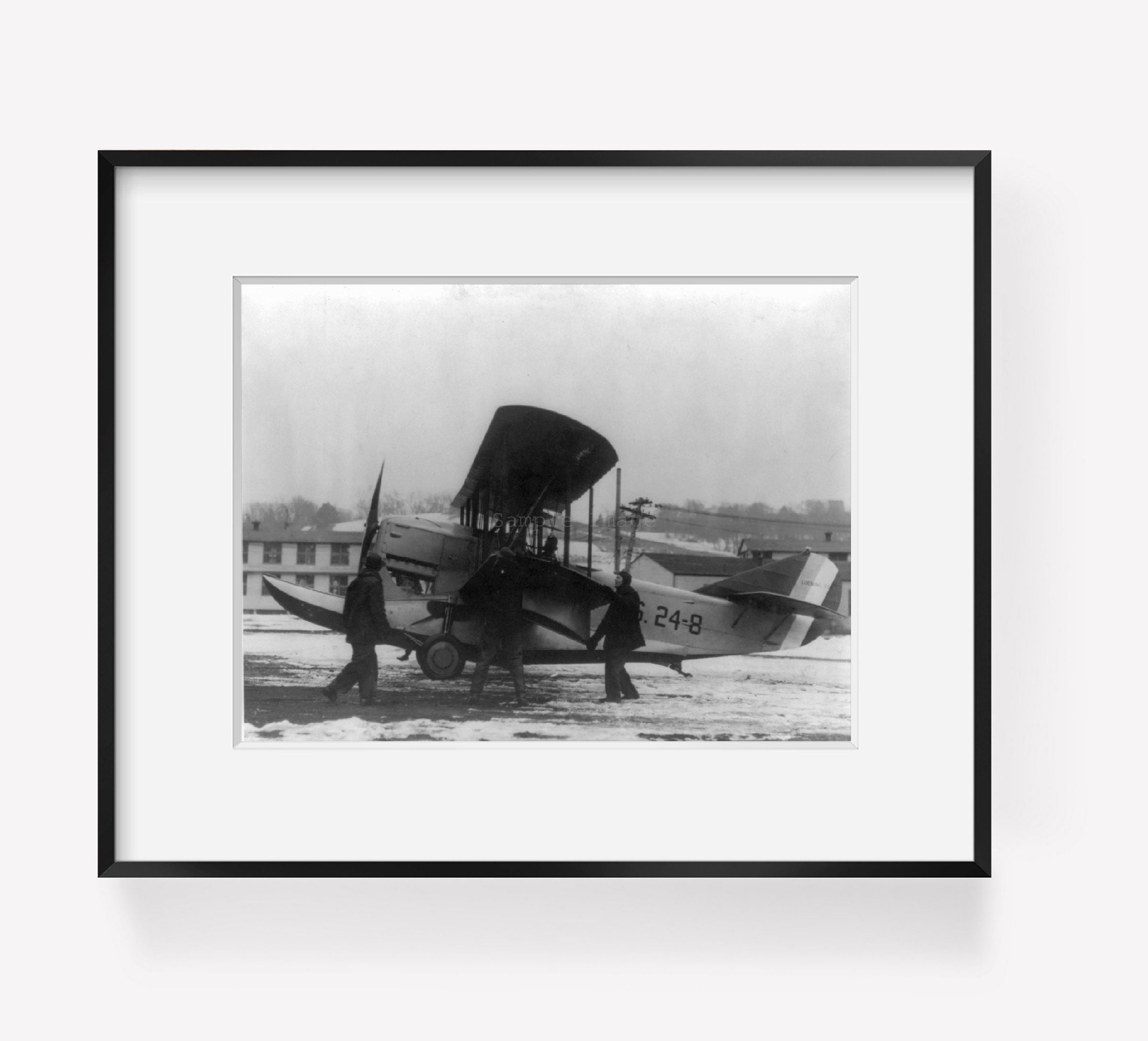 Photo: Loening amphibious airplanes, 1920s: Lueing OA-1 Amphibians, on ground, men