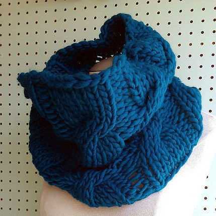 Easy Loose Cabled Cowl Pattern FREE – Knit-O-Matic