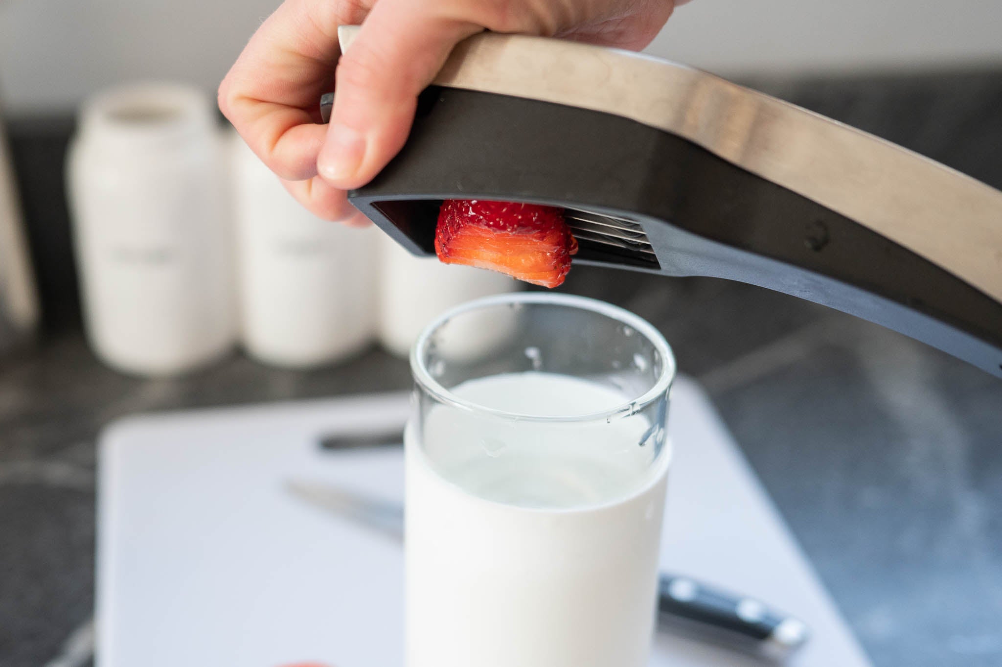 Tari Slicer cutting strawberries