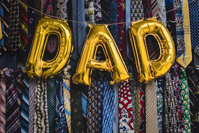 DAD inscription made from balloons