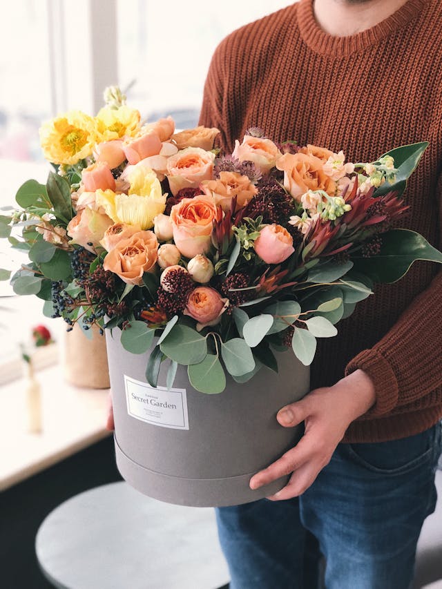 Large bouquet of roses in a box