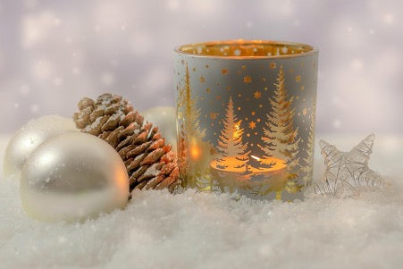  Christmas candle, cone and two white balls