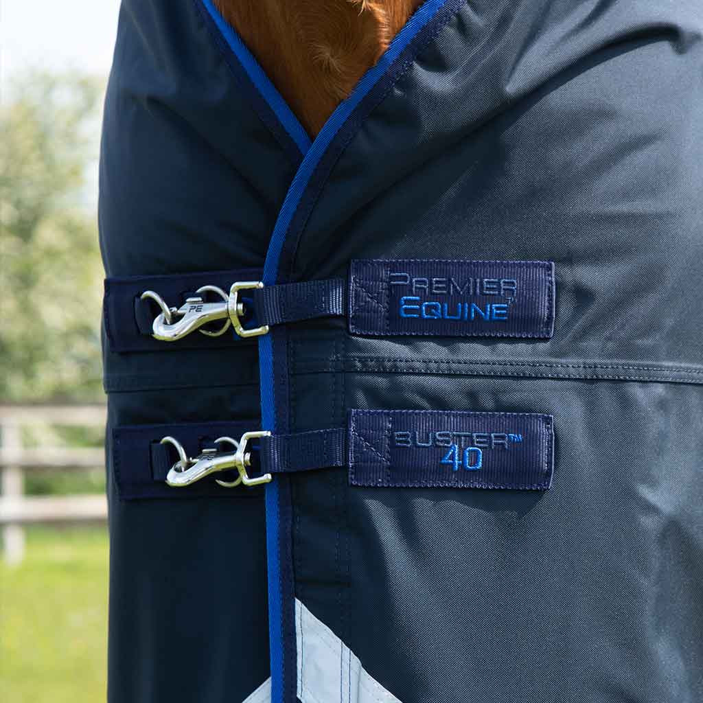 Buster Turnout Rug Chest Clip Position