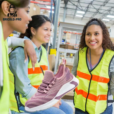 Femmes Travailleuses Heureuses Chaussures de Sécurité