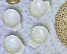 Load image into Gallery viewer, Vintage Shell Dishes
