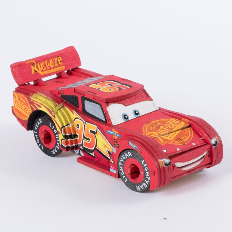 IncrediBuilds: Disney Pixar Cars 3: Lightning McQueen Book and 3D Wood –  Insight Editions