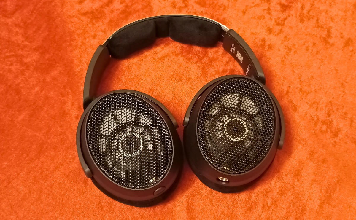 Sennheiser HD-490 PRO Plus Review - Indranil Mitra's Take