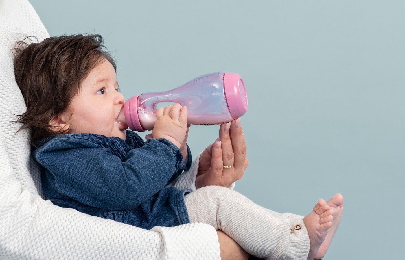 Difrax | Wanneer mag baby zelf leren drinken