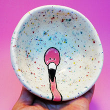Indlæs billede til gallerivisning Flamingoskål, hvid konfetti &quot;Hello&quot; 1 vinge
