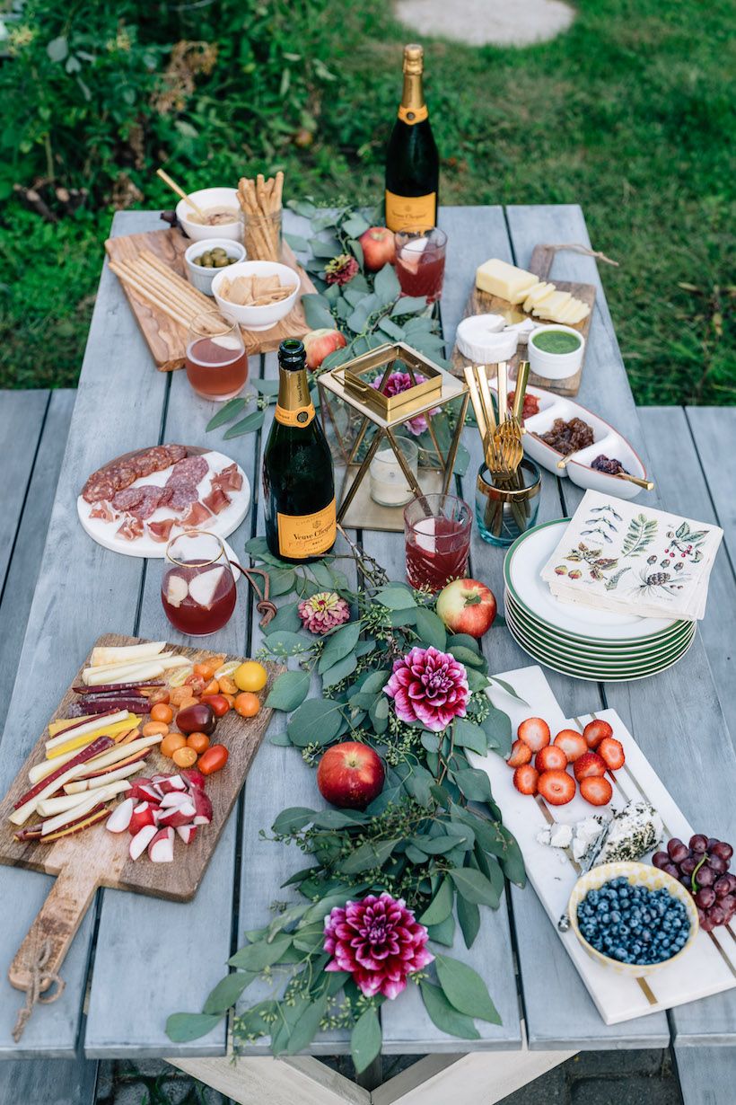 8 Charming outdoor party decoration ideas