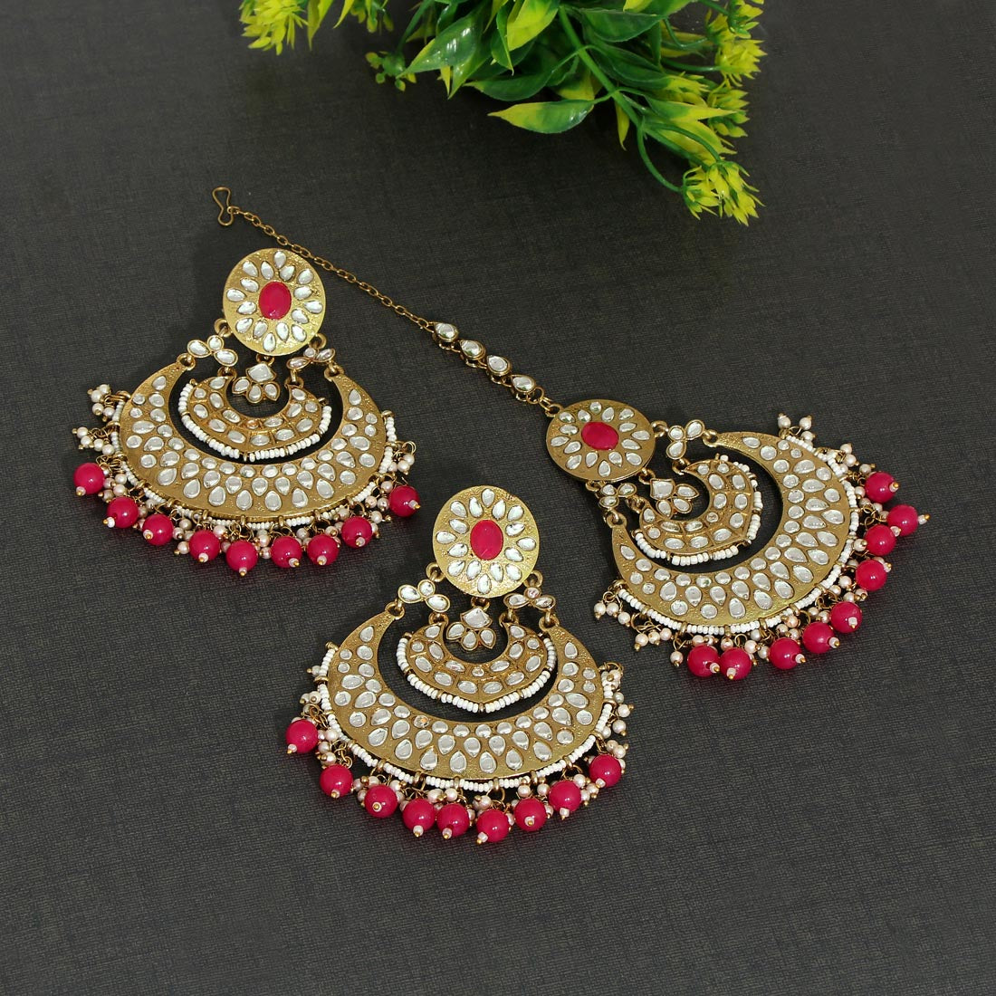 Rani Color Kundan Earrings With Maang Tikka (KDTE456RNI)