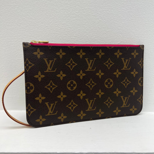 Louis Vuitton Saumur Crossbody Monogram – J'Adore Wakefield