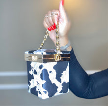 Load image into Gallery viewer, Cow Print Chain Bag
