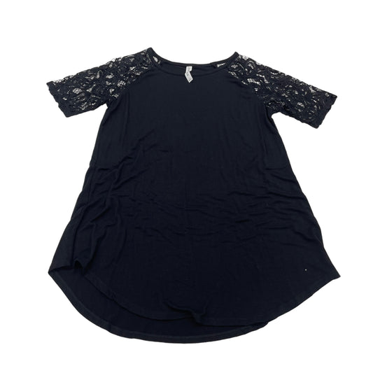 Top Short Sleeve By Zenana Outfitters Size: L