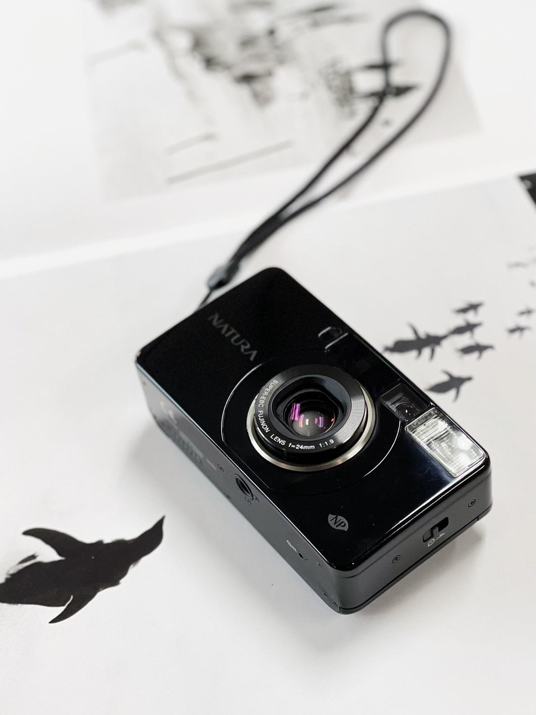 FUJIFILM Natura S Piano Black – kit_camera