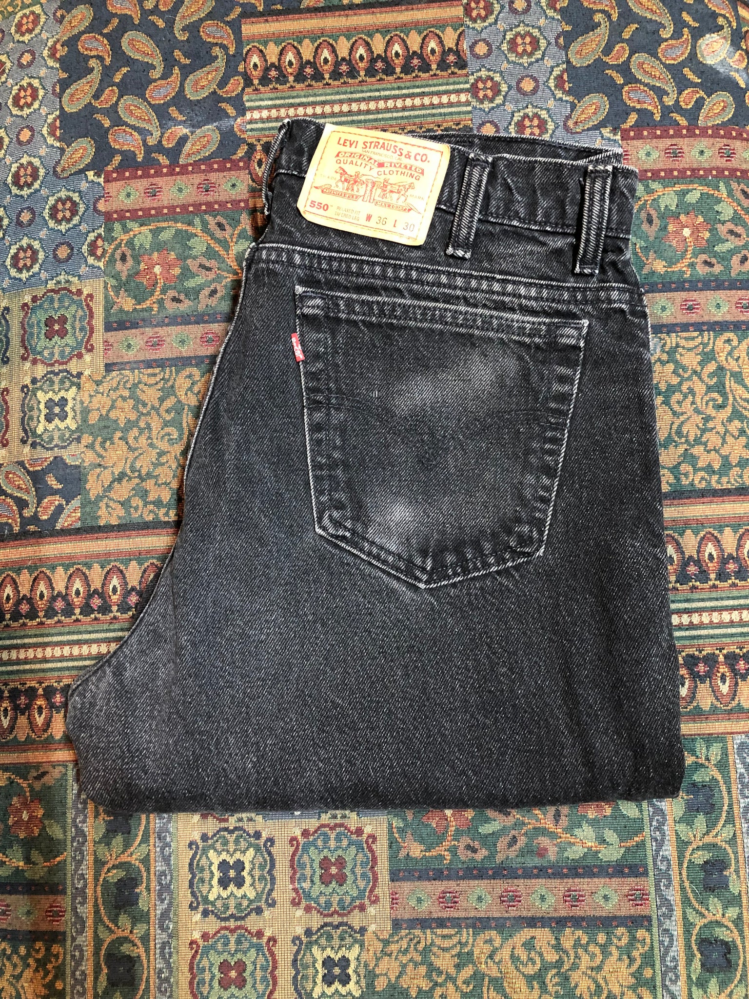 Levi's 550 - 36”x28” Vintage Red Tab Black Denim Jeans, Made in Canada –  KingsPIER vintage