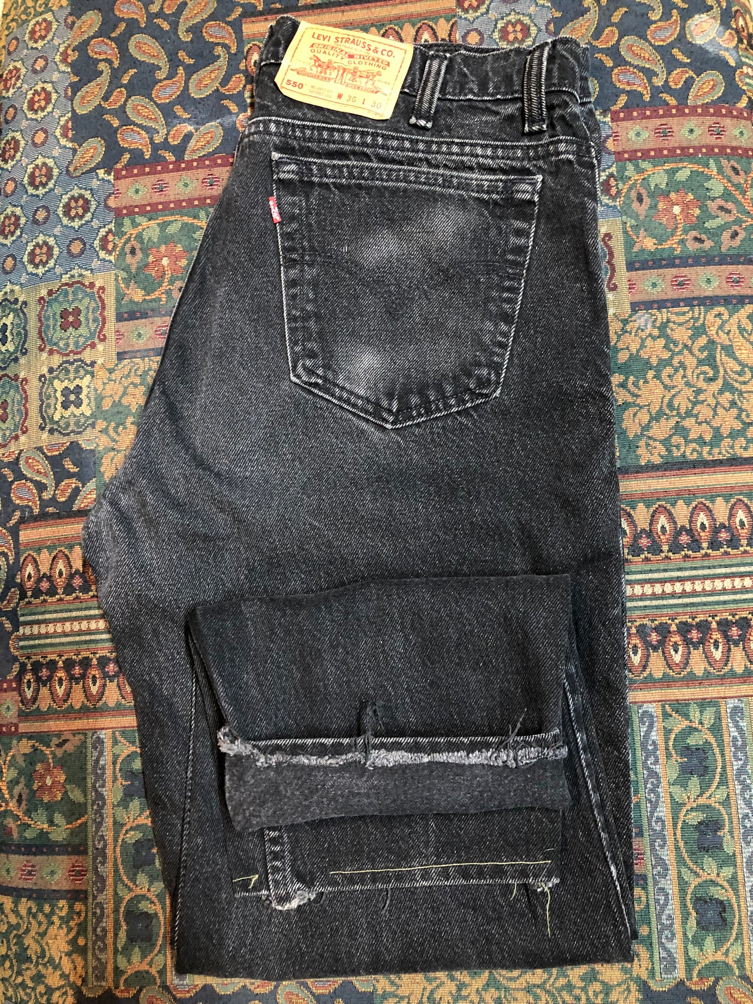 Levi's 550 - 36”x28” Vintage Red Tab Black Denim Jeans, Made in Canada –  KingsPIER vintage