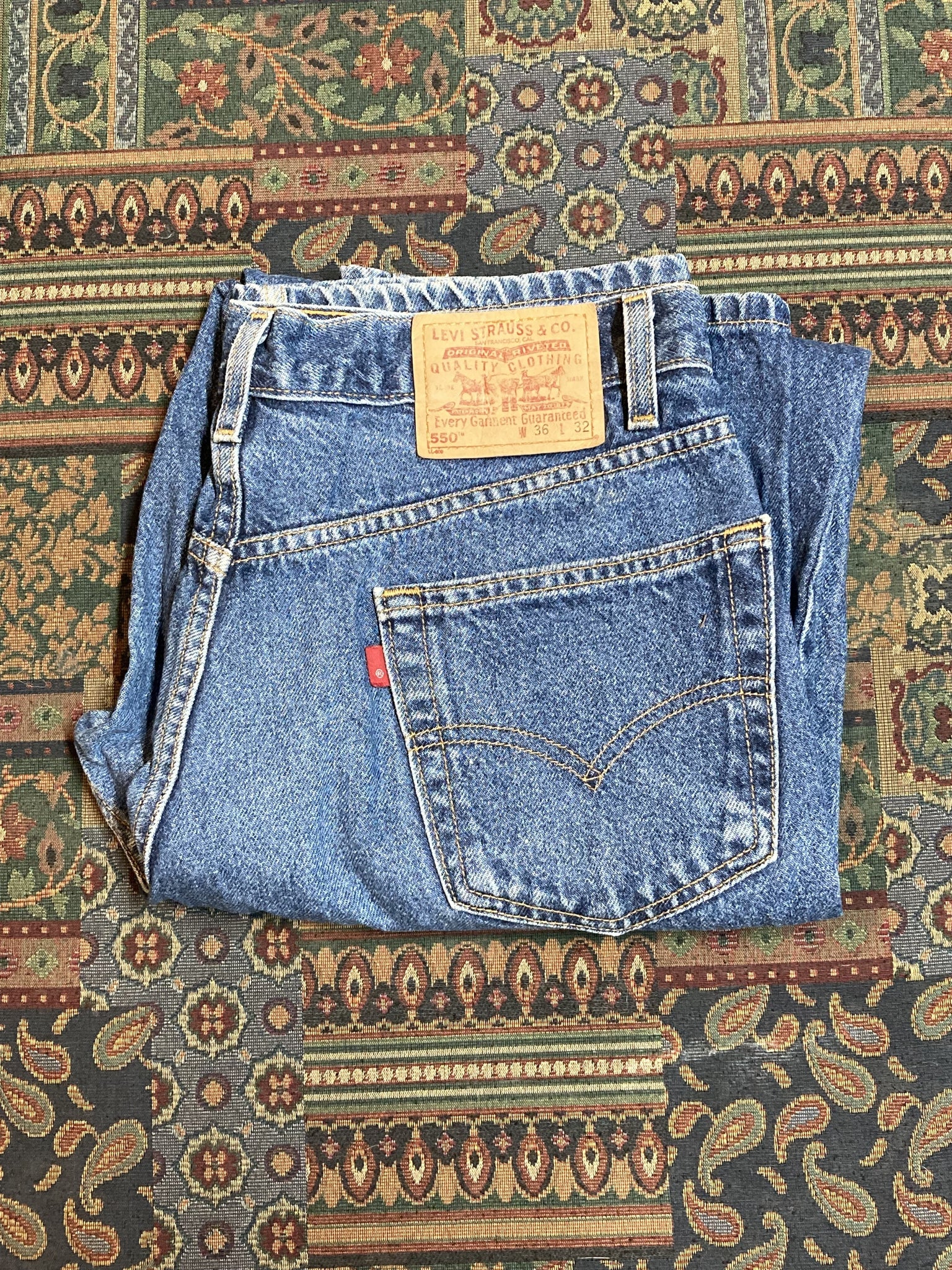 Levi's 550 Vintage Red Tab Denim Jeans - 34”x31”, Made in El Salvador –  KingsPIER vintage