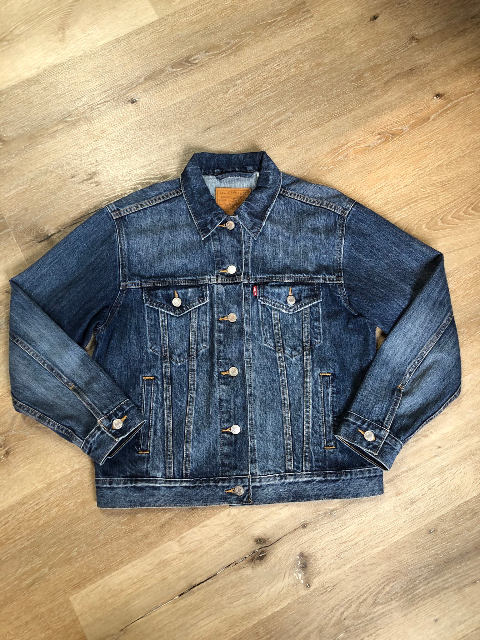 Levi's Premium Medium Wash Denim Trucker Jacket – KingsPIER vintage