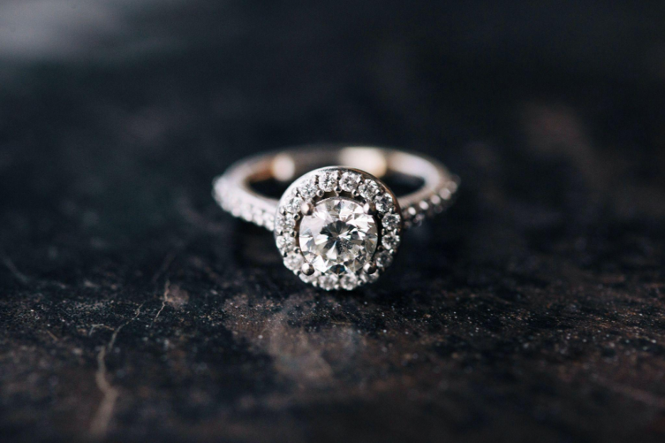 halo solitaire round brilliant cut 1 carat princess gem diamond moissanite ring