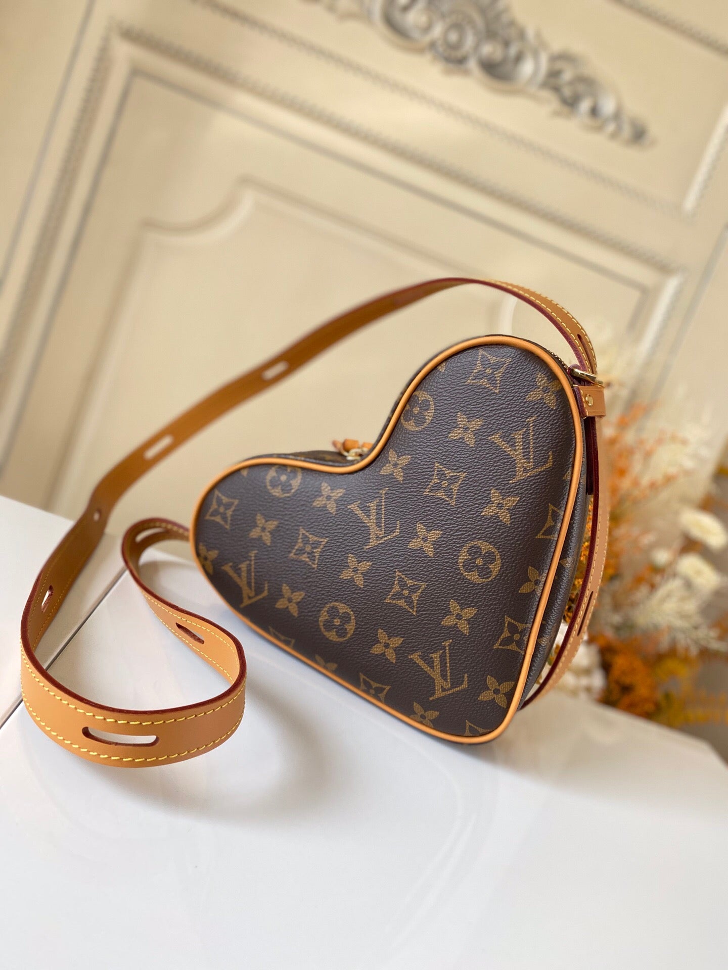 Louis Vuitton Game On Coeur M57456