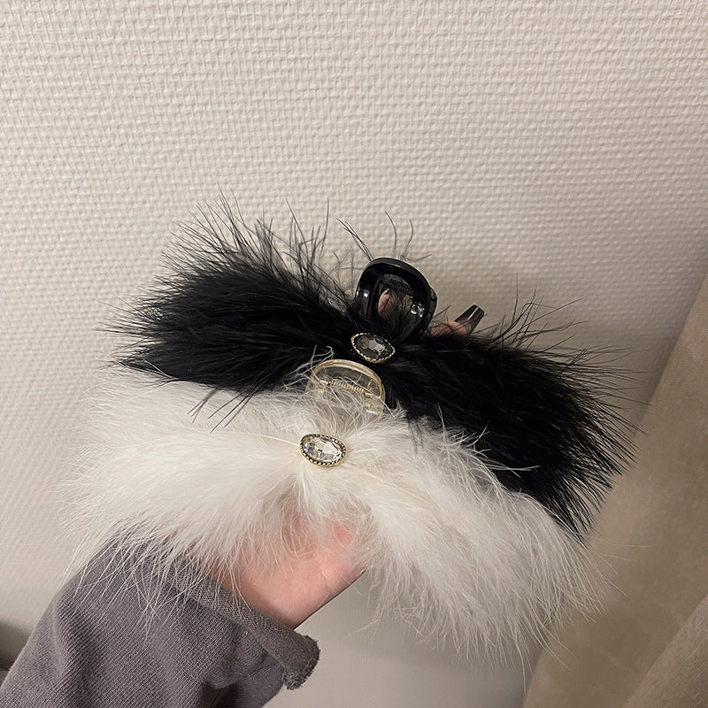 Feather claw clip - Tristar Boutique