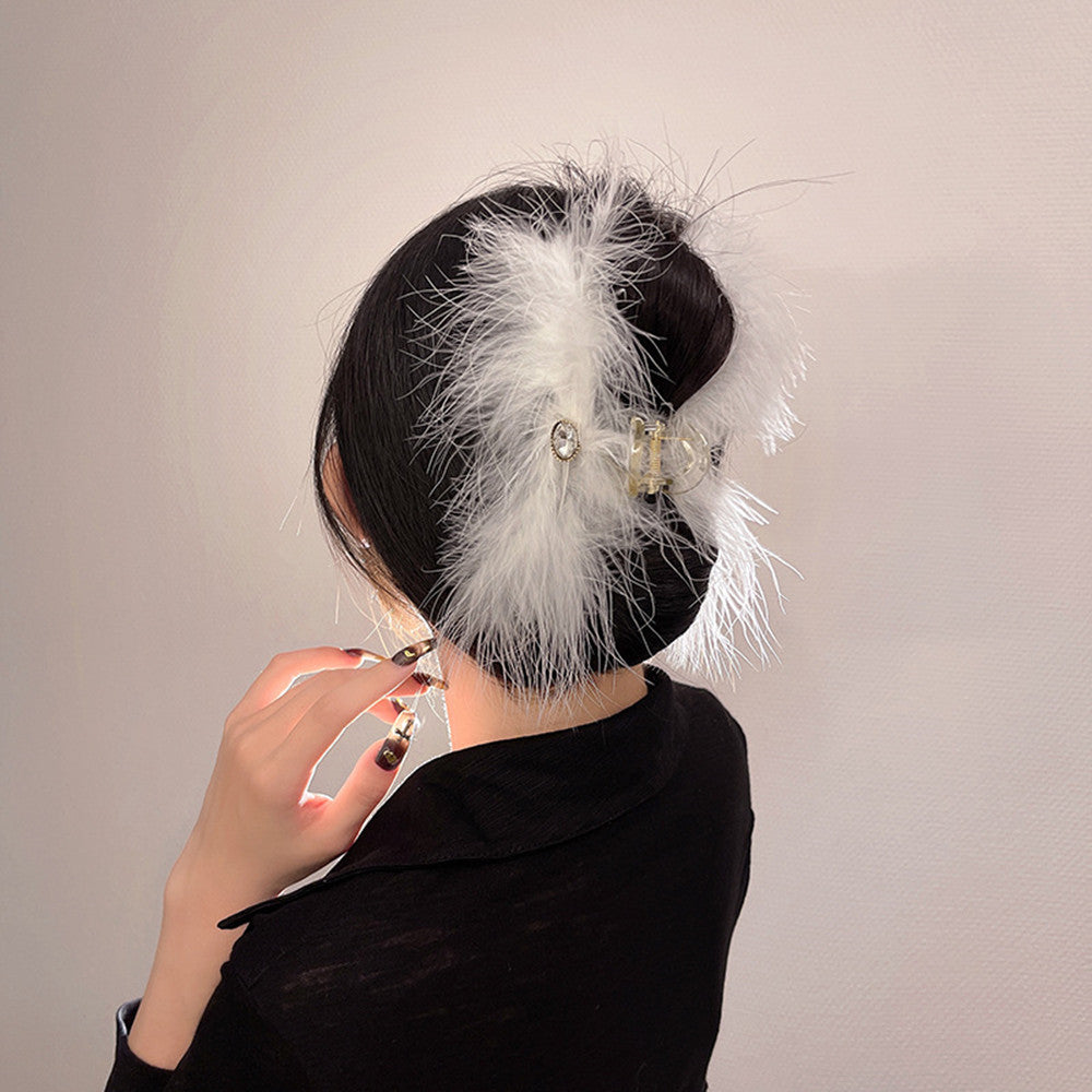 Feather claw clip - Tristar Boutique