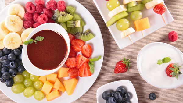 Fruits with chocolate dip