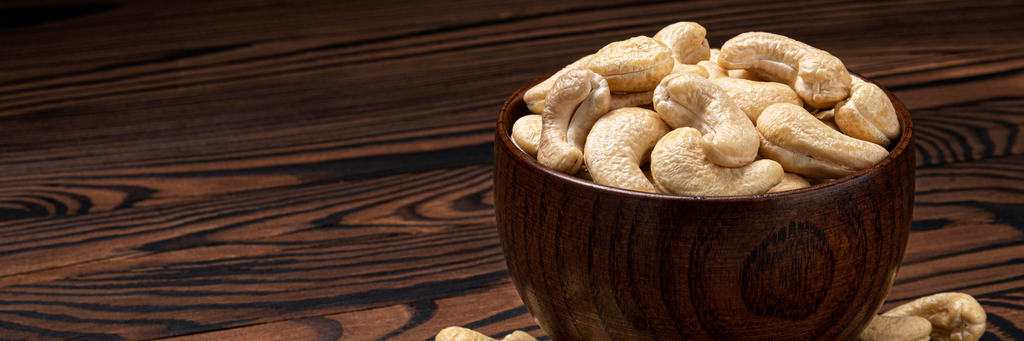 cashews in a bowl