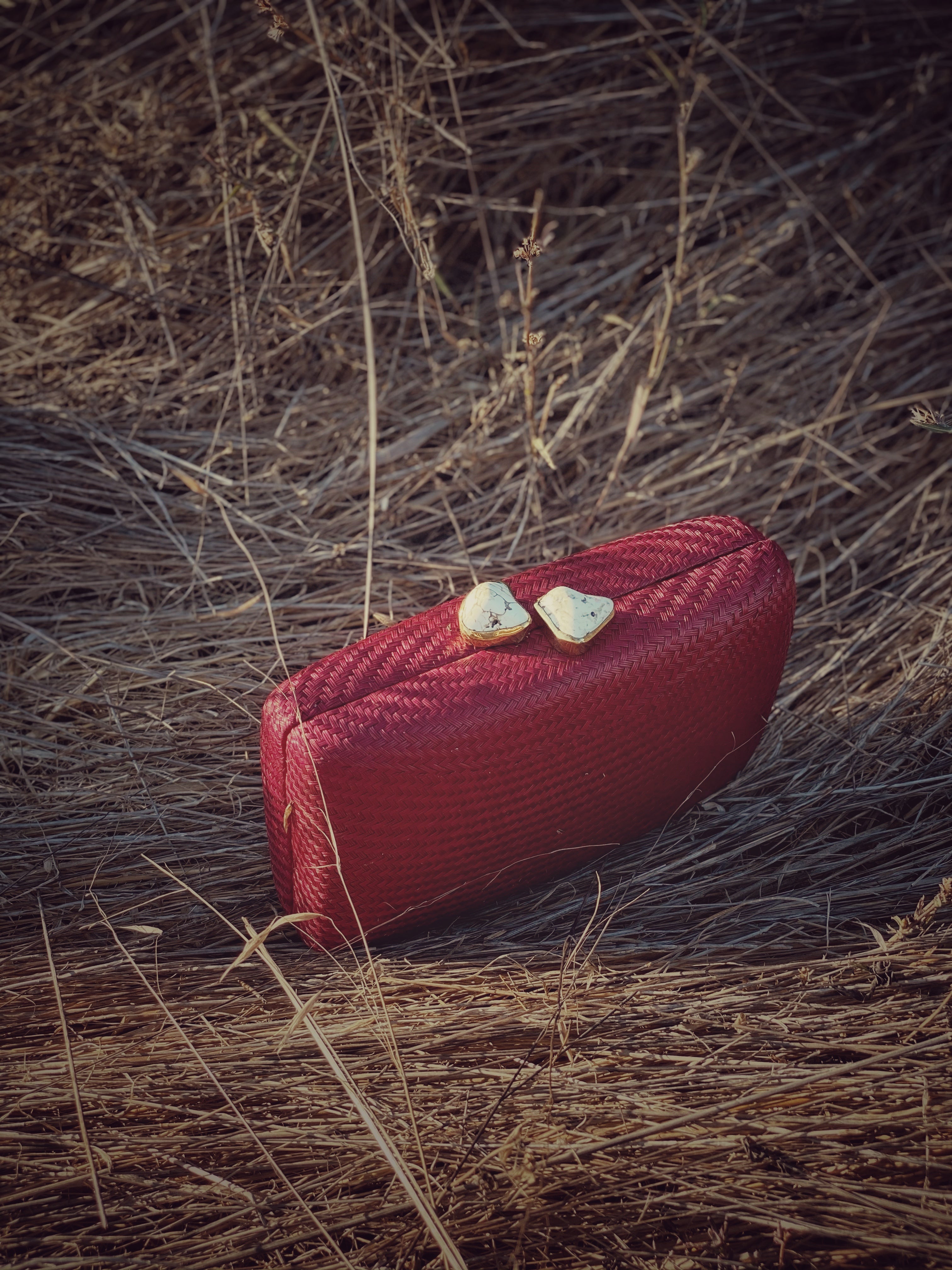 Jen clutch with White Stone