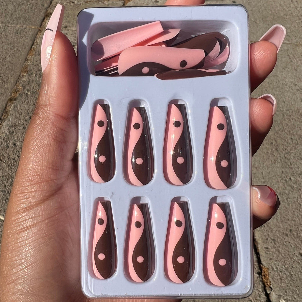 Pink Graphic Press On Nails – Everything Eva