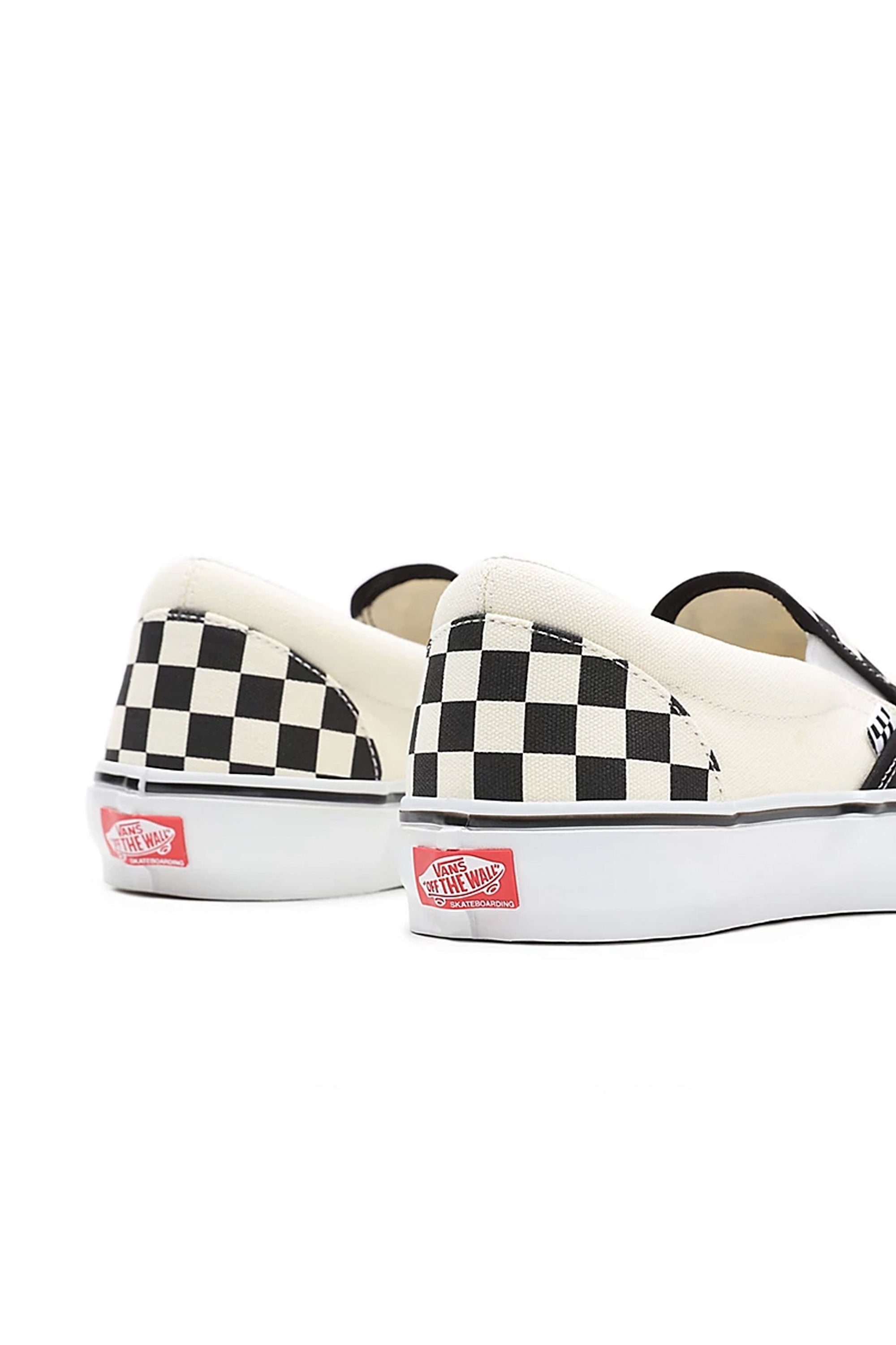 Pukas-Surf-Shop-Vans-Classic-Slip-on-footwear-black-white-man