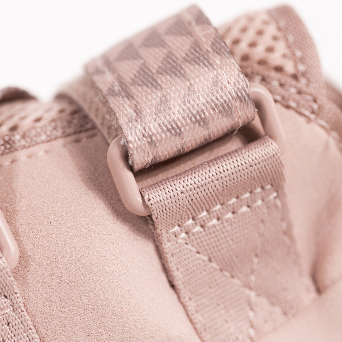 close up of texture of so ill momoa pro LV climbing upper material in blush pink