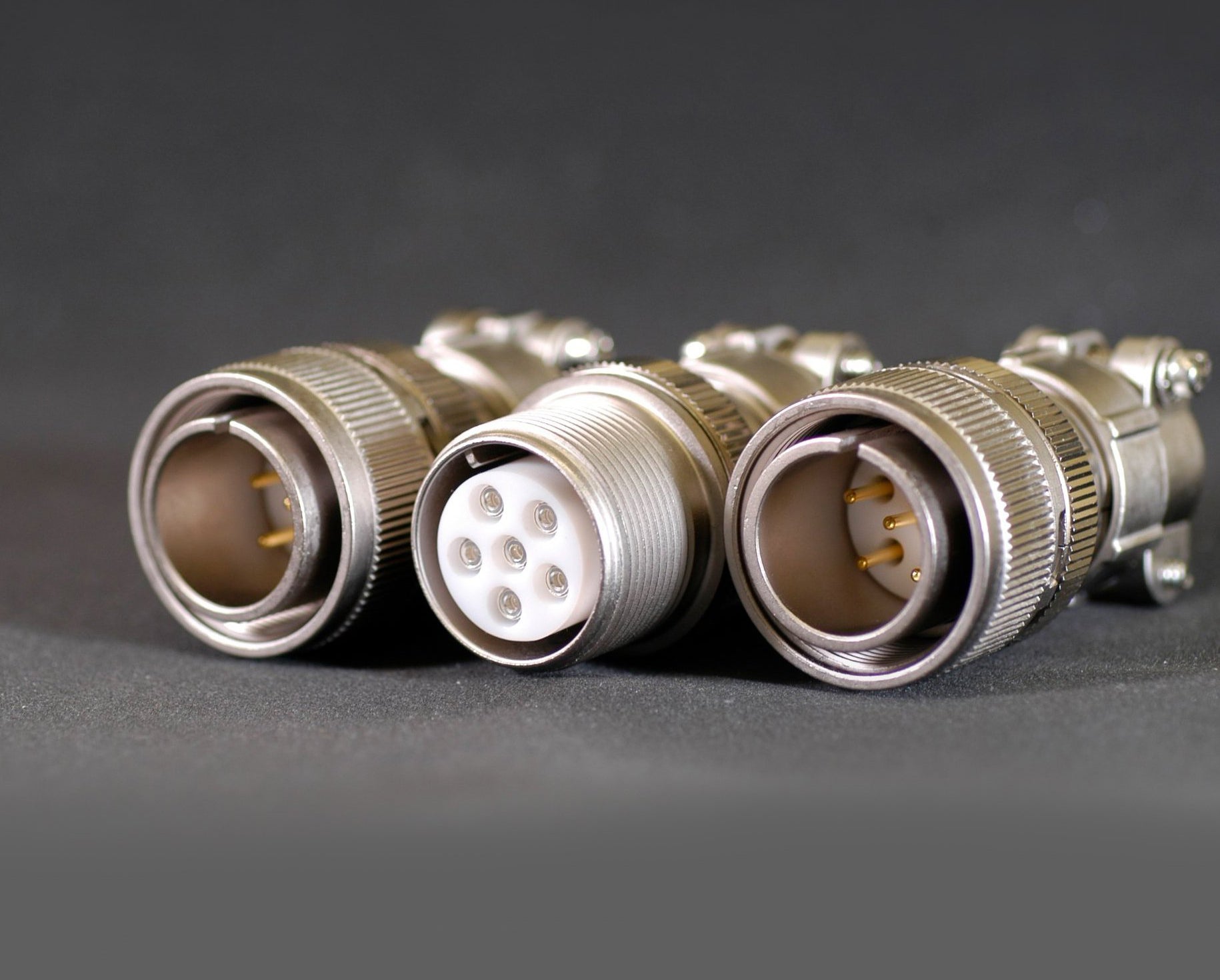 high-performance custom-made connectors by Globetech