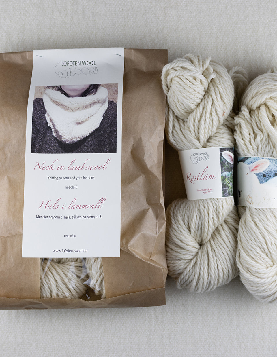 Neck cowl in lambswool, knitting kit