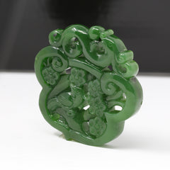 Natural Nephrite Jade Carving Necklace 