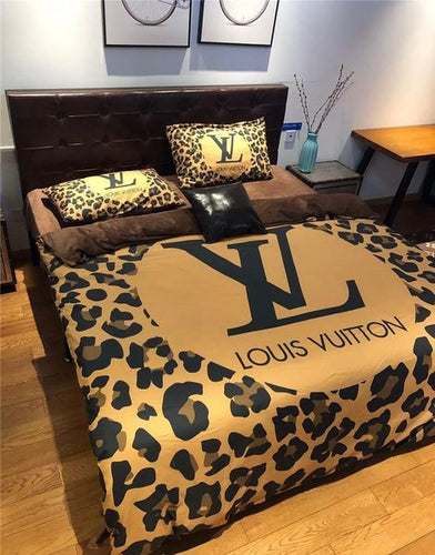 Louis Vuitton Luxury Brown Monogram With Golden Box Frame Bedding