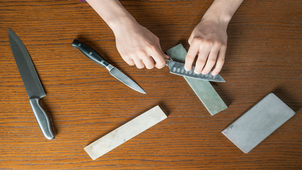 Pros and Cons of Using a Ceramic Knife