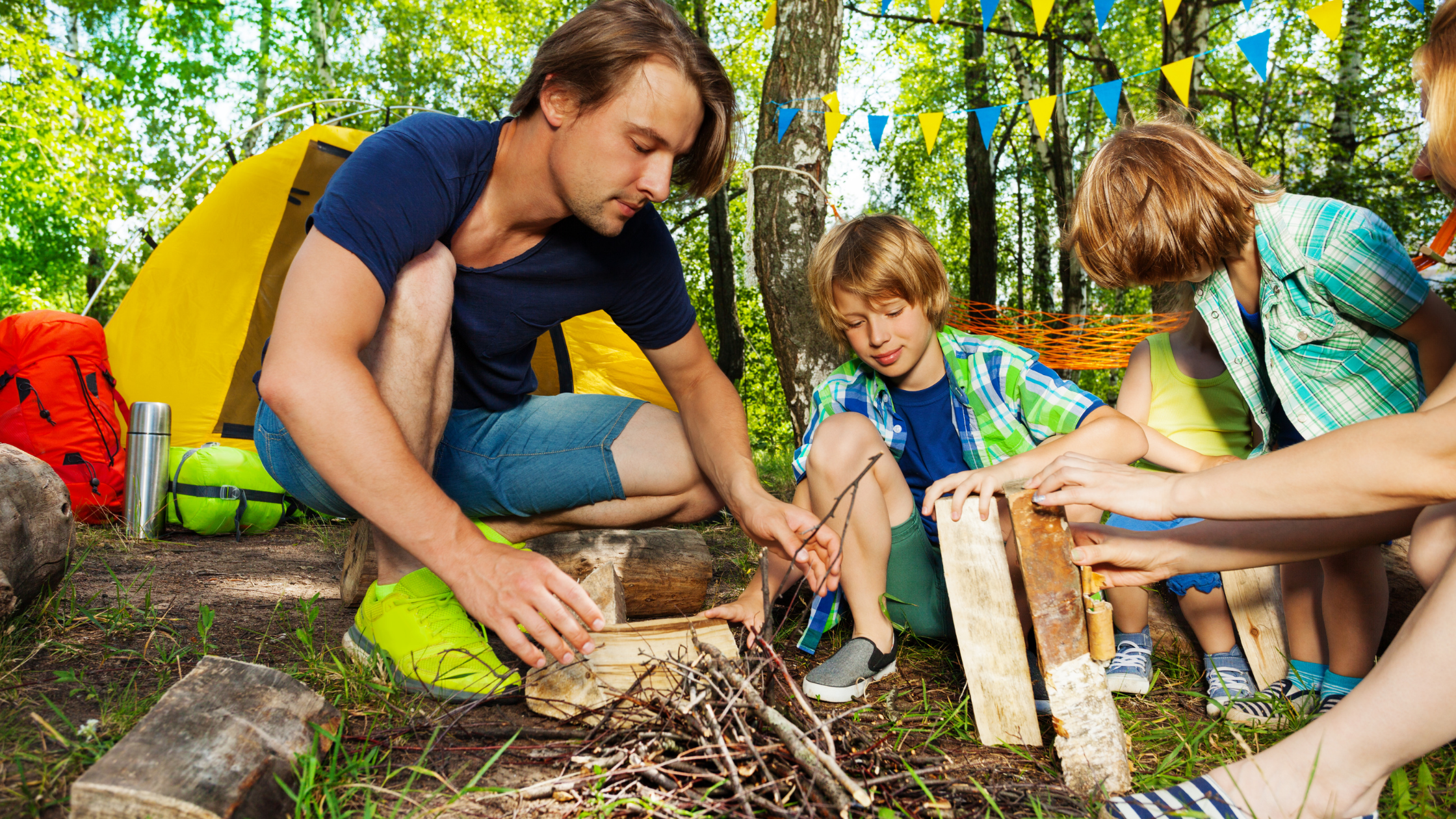 Ellen went camping with her family. Teaching Kids to Care в походе. Camp with Family.