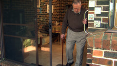 Puerta corredera automática para personas mayores