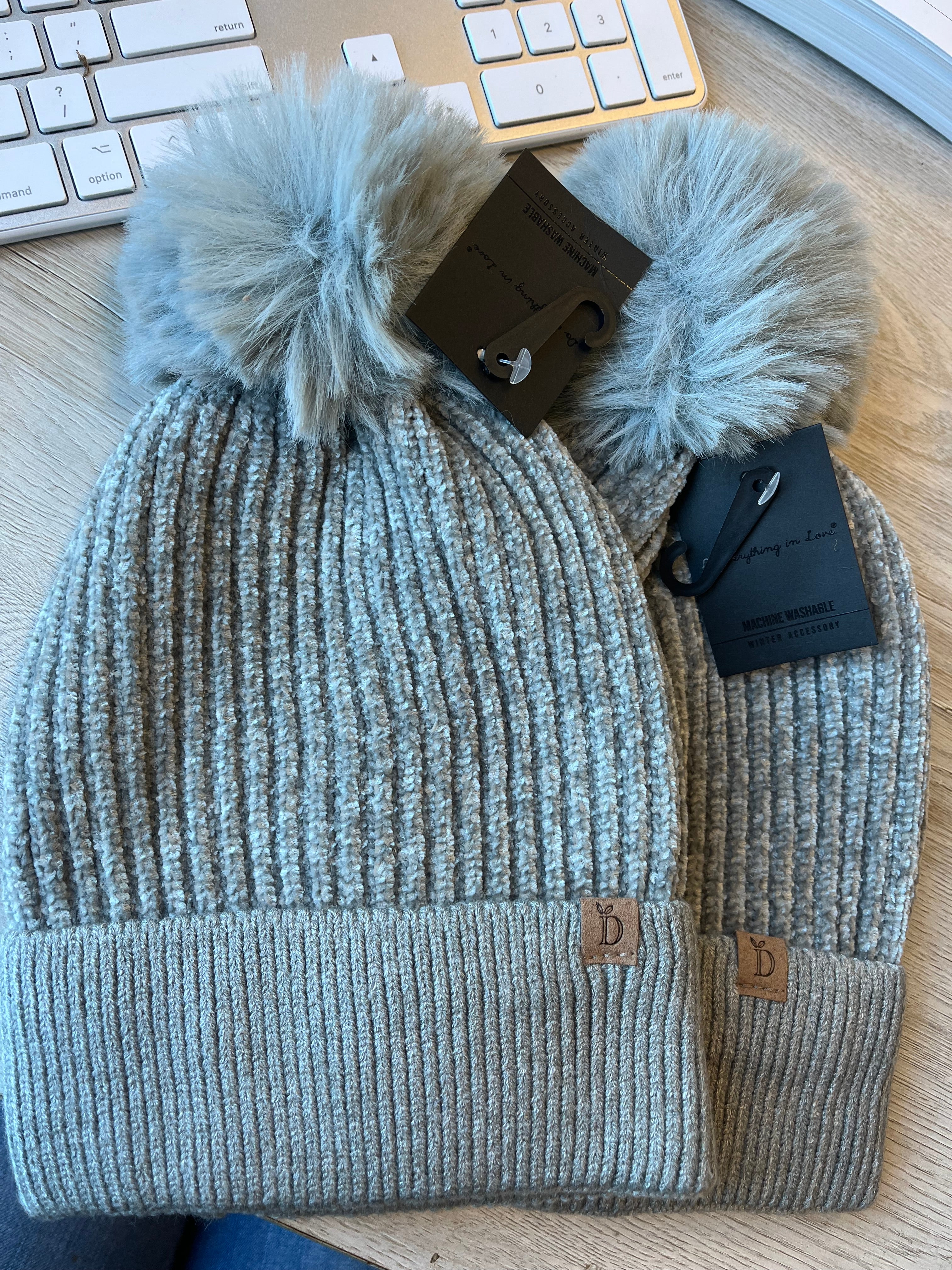  Chenile Pom Beanie 