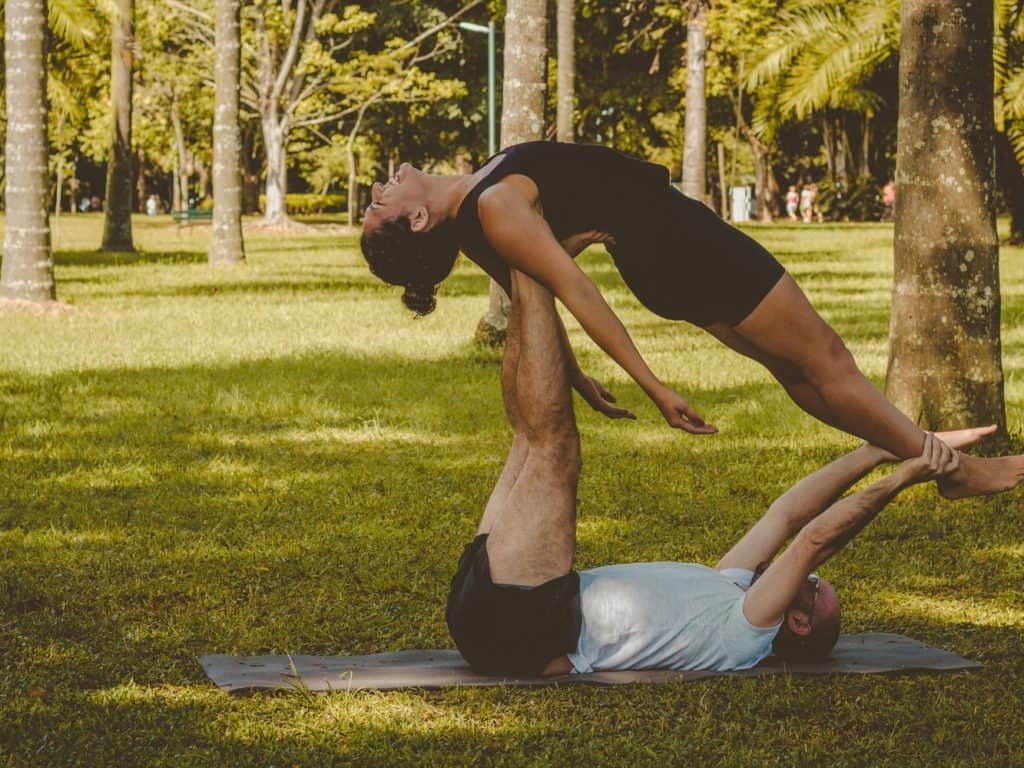 Partner Yoga (30 min partner yoga) - YouTube