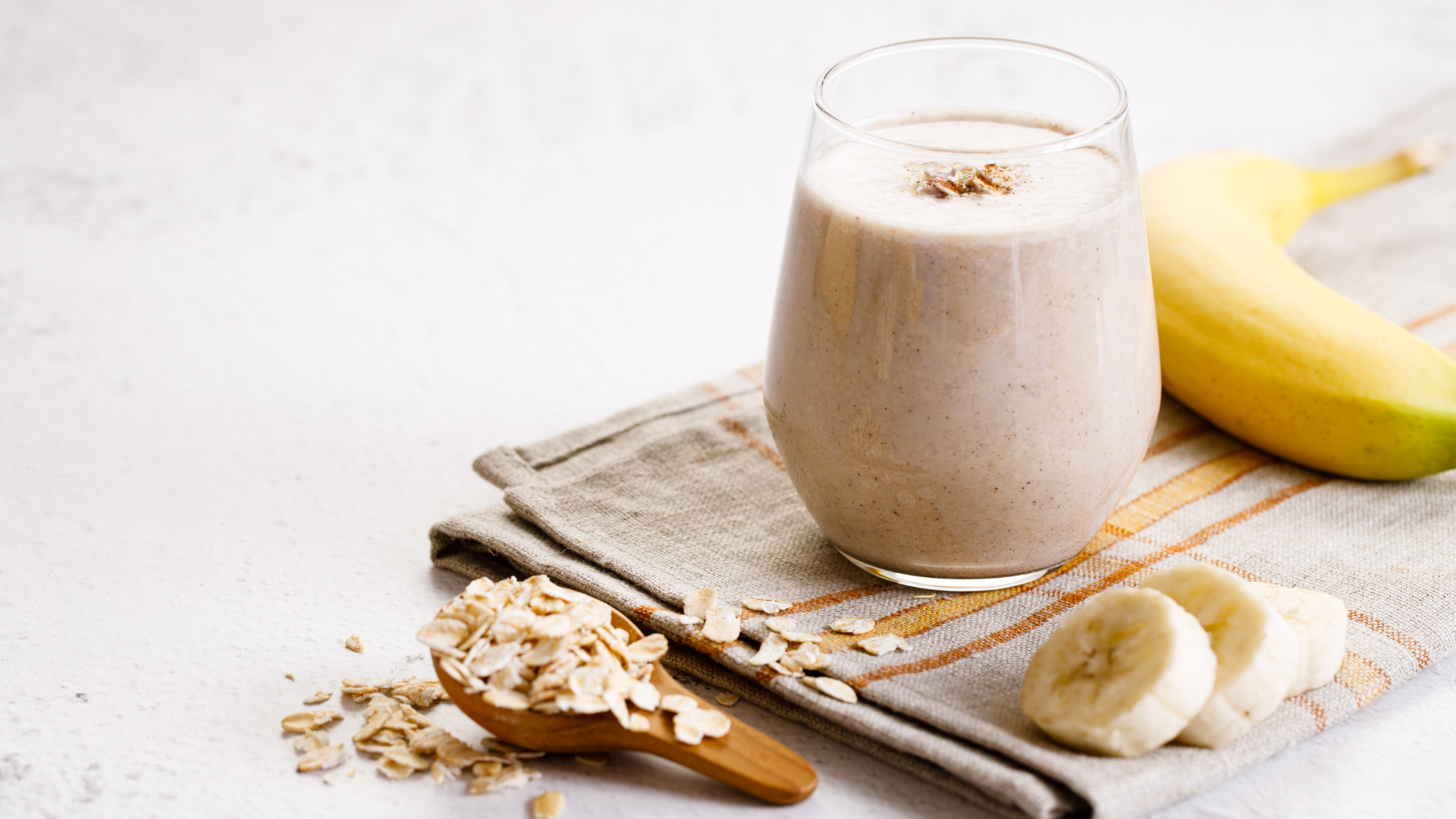 Oatmeal and banana smoothie