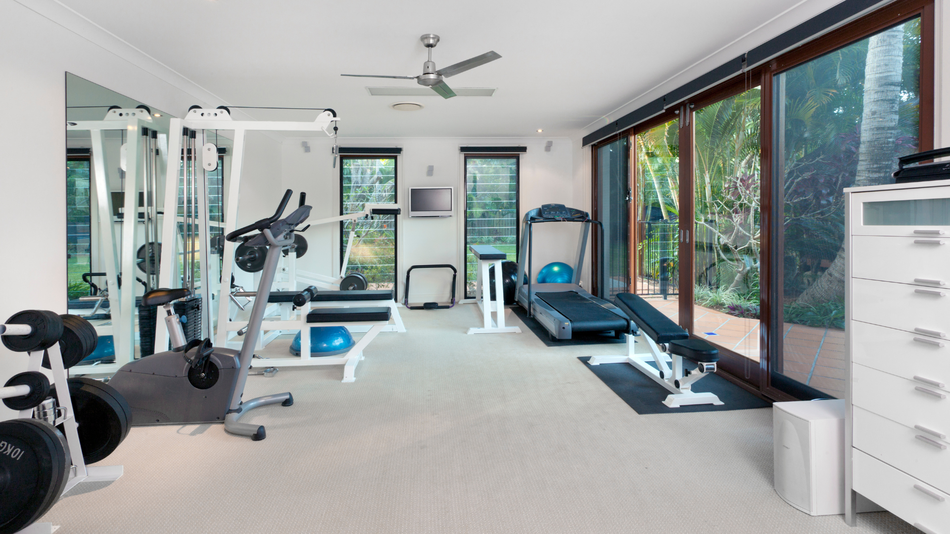 Gimnasio en casa completo y funcional