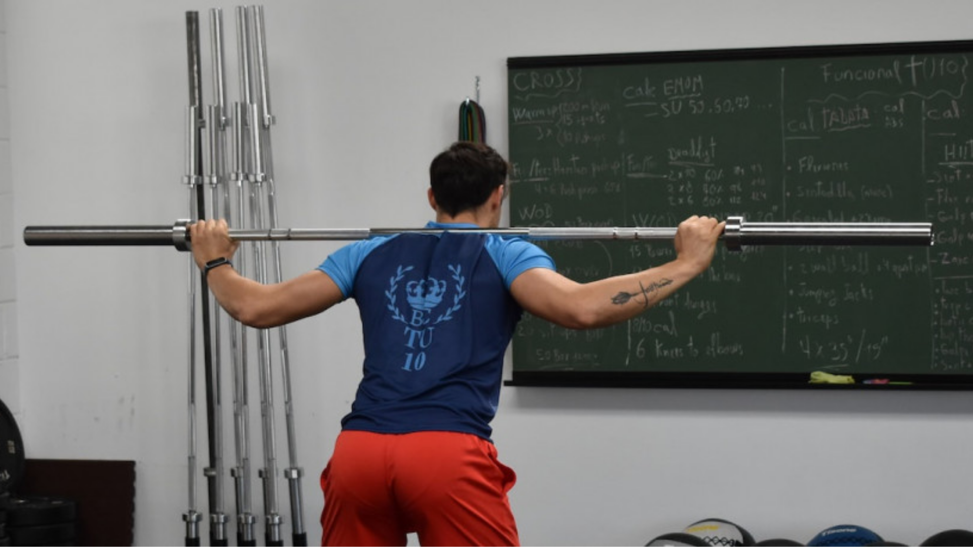 One of the exercises that can be done with an Olympic bar