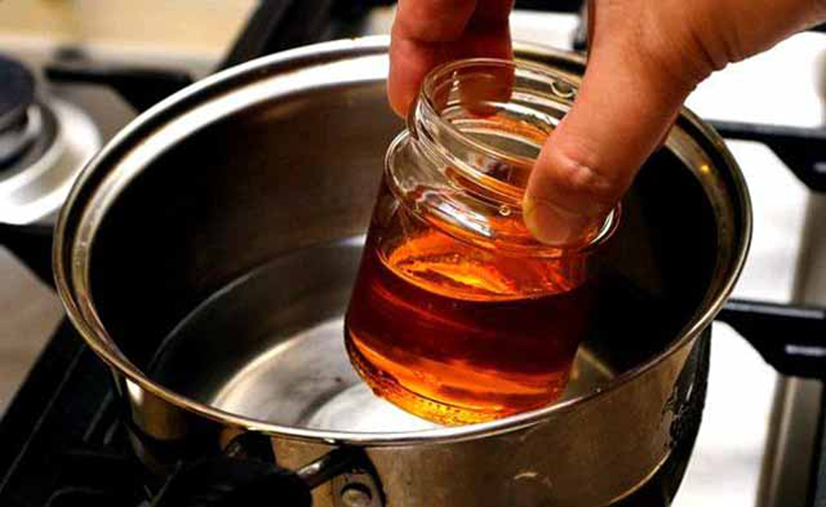 Можно растопить мед в микроволновке