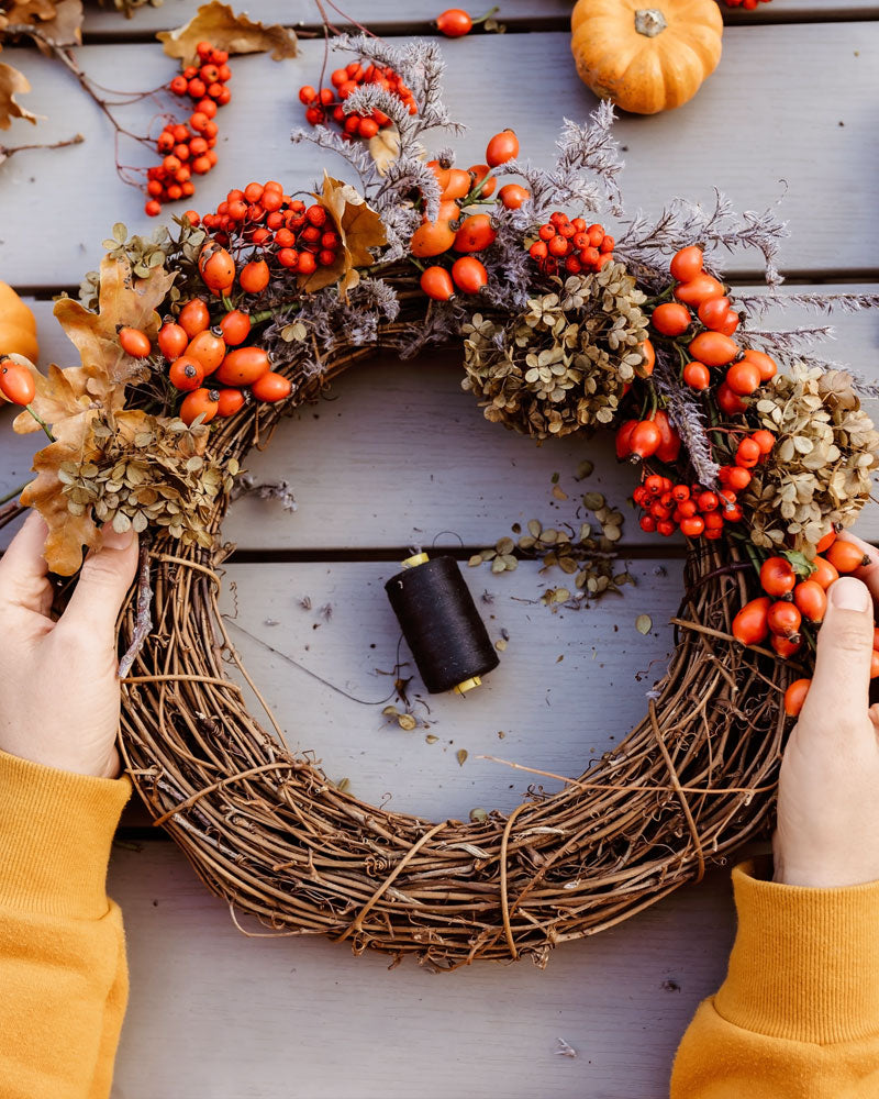 How to Make A Fall Wreath to Decorate Your Home