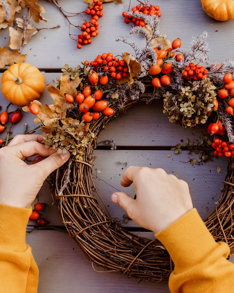 How to Make A Fall Wreath to Decorate Your Home